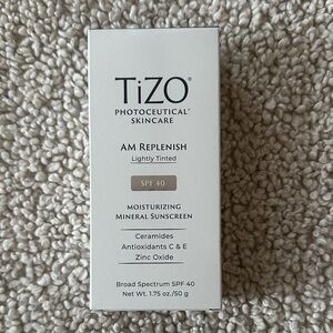 TiZO AM Replenish SPF 40 Mineral Sunscreen - Lightly Tinted